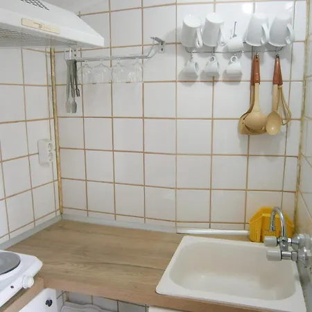 Family White House فندق